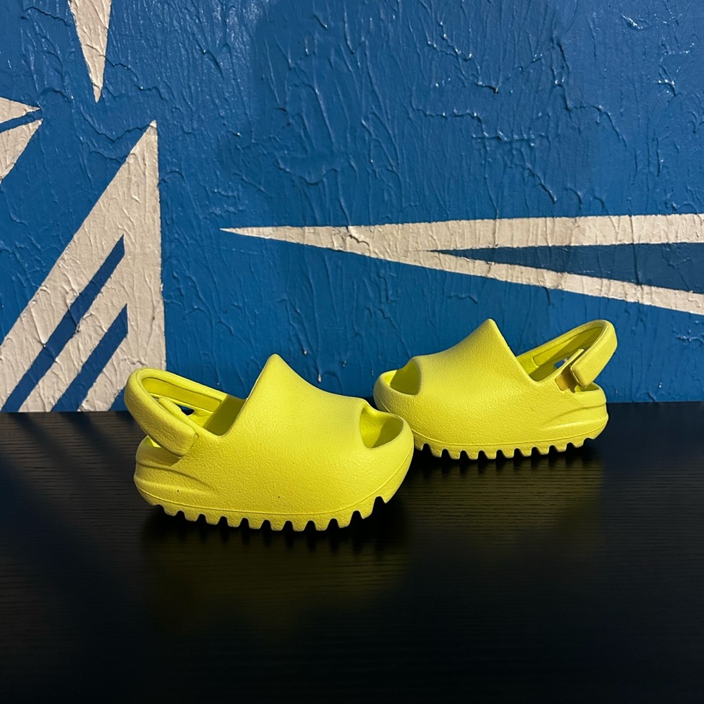 Yeezy Slides Infants Glow Green
